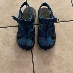 Columbia Mens water shoes